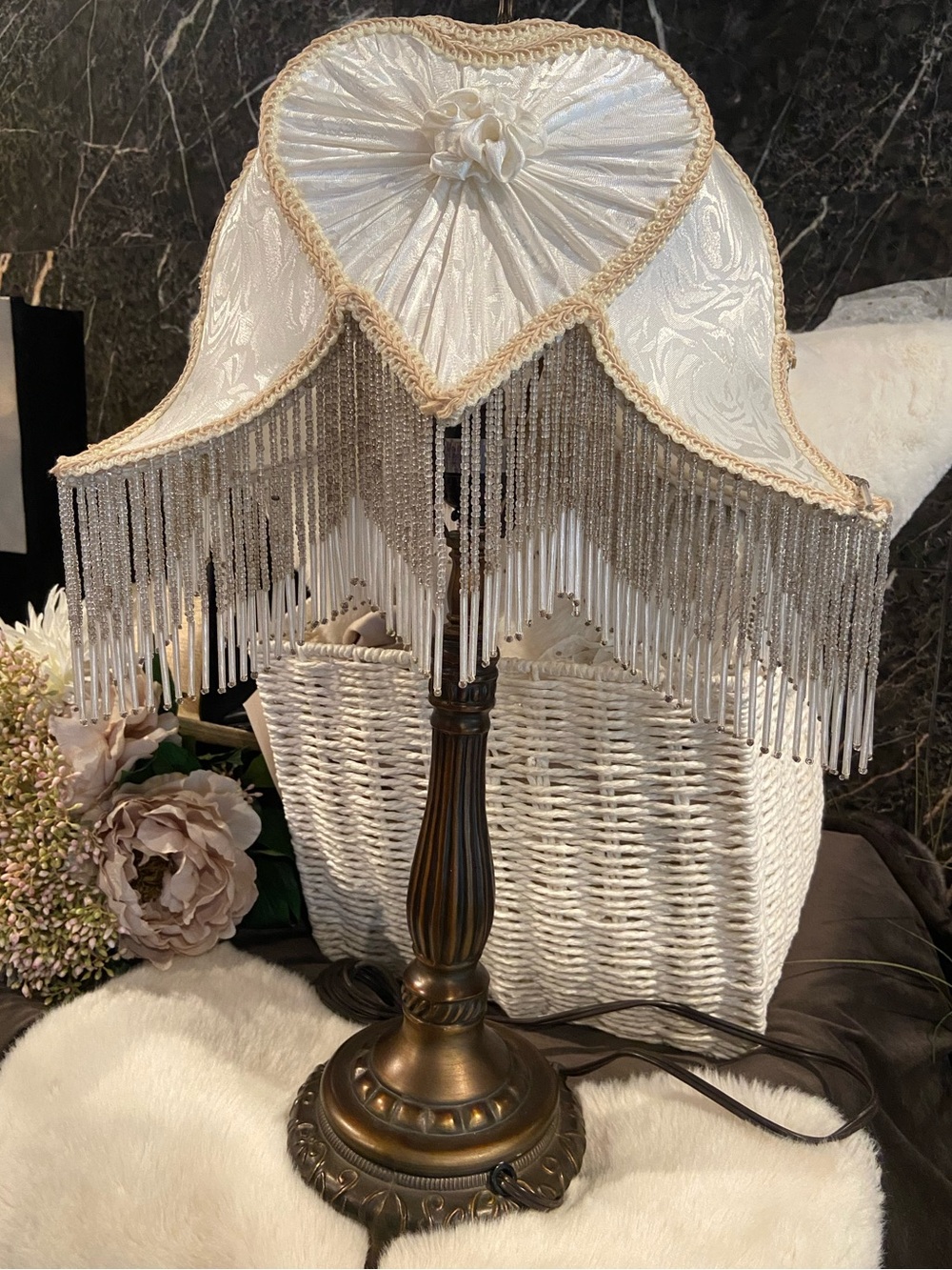 Dale Tiffany Shabby Chic Victorian Style Heart Boudoir Glass Bead Fringe Lamp